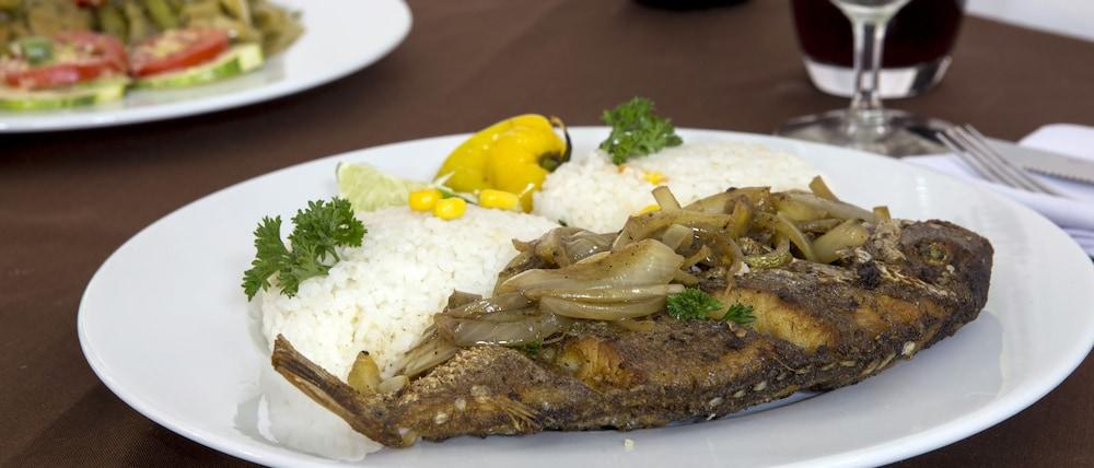 Wakola Hotel Fass ダカール エクステリア 写真